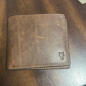 Mens Wallet Frye
Logan Slim Bi-Fold Wallet